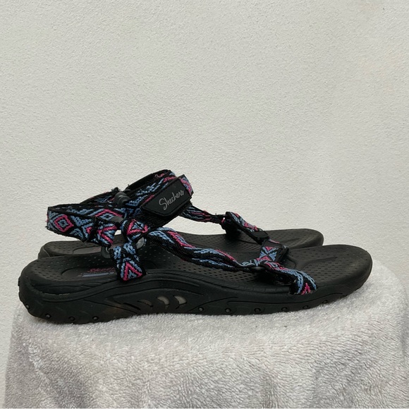 Skechers Reggae Pink, Blue Geometrix Print Adjustable Sandals Size 9 Summer - Picture 1 of 5